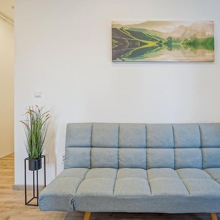 Bright Apartments Moments Away From Herastrau Park, Mall And Metro Bukarest Exterior foto