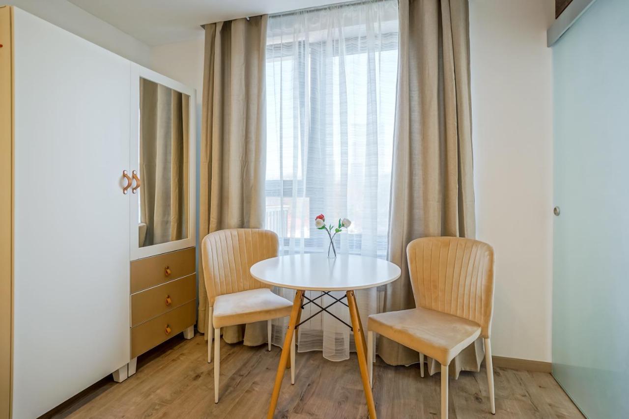 Bright Apartments Moments Away From Herastrau Park, Mall And Metro Bukarest Exterior foto